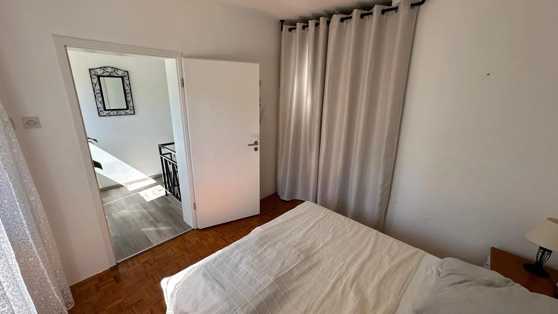 Vakantiehuis Schoenes Ferienhaus In Strandnaehe - Sabunike Privlaka  Kroatië